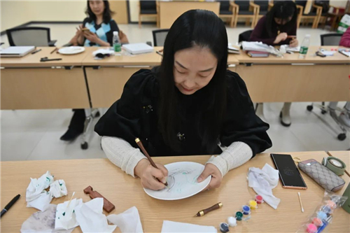 c556add96de84c66ae8a0e6ab6195fb8