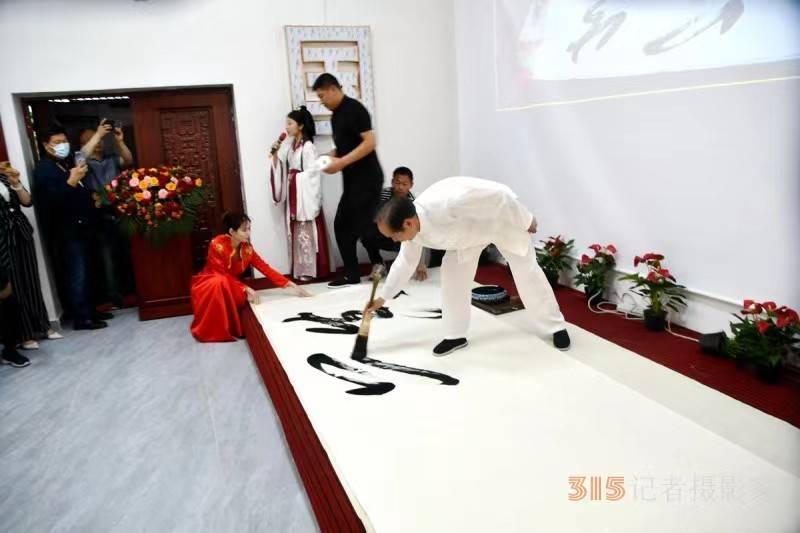 7c0f4860597e430f8f08f0aab1ff9d42