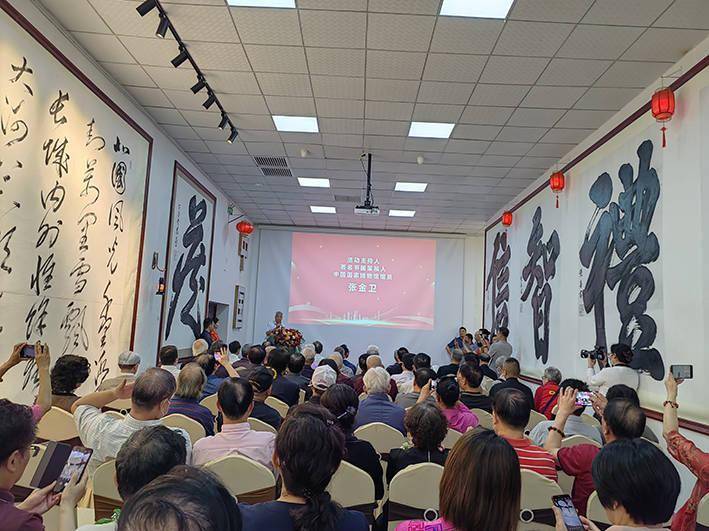 e597df3281354a949f13cd01042eb074