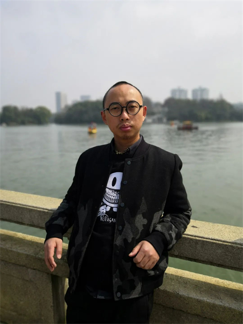 f6b98c6aeb3a4a8996e8afa2dc4815a9